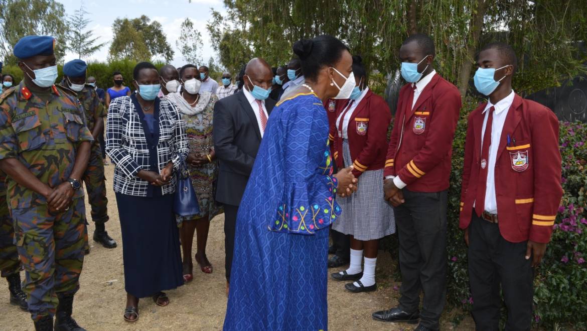 LAIKIPIA AIR BASE SCHOOLS RECEIVE DONATIONS FROM HERNOVATION