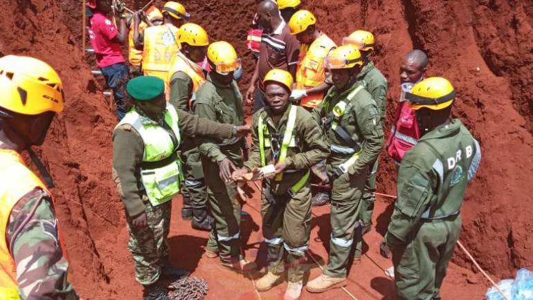 KDF ASSISTS IN RETRIEVAL OF BODIES FROM COLLAPSED LATRINE