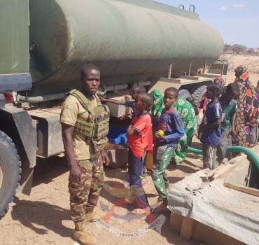 KDF TROOPS PROVIDE WATER FOR LOCALS IN GARISSA