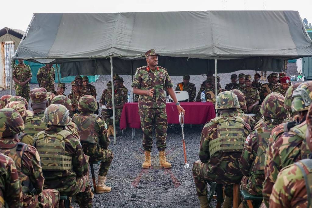 Force Commander Visits Kenyan Contingent Troops In Eastern —drc Ministry Of Defence Kenya 