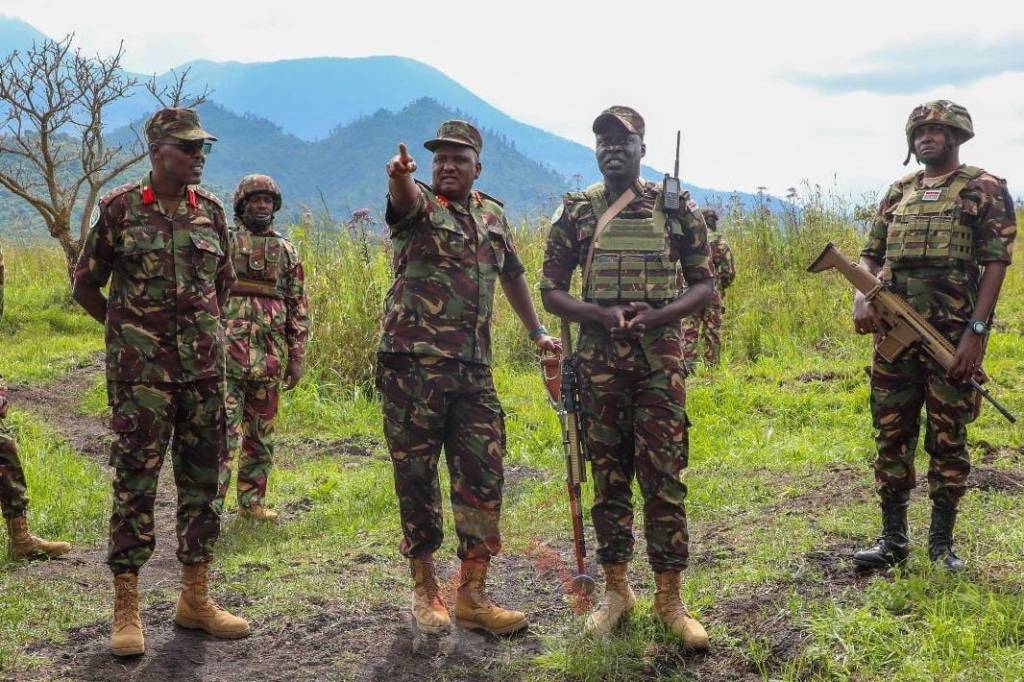 Force Commander Visits Kenyan Contingent Troops In Eastern —drc Ministry Of Defence Kenya 