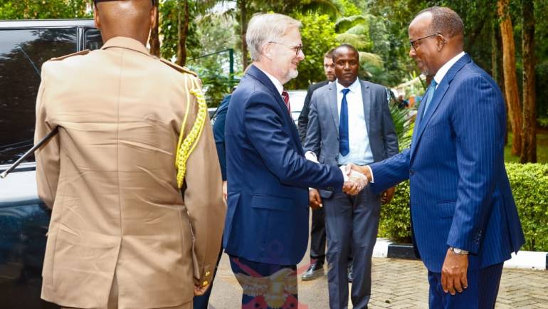 CS DUALE RECEIVES CZECH PRIME MINISTER AT NATIONAL DEFENCE COLLEGE