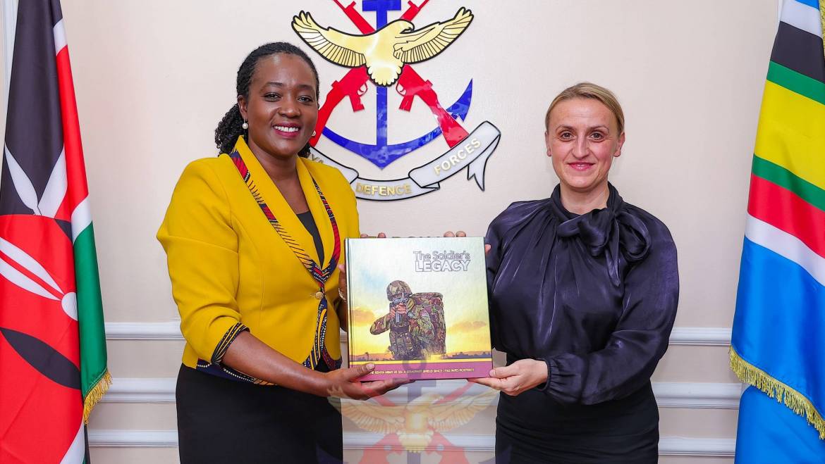 DEFENCE CS HOSTS AMBASSADOR OF SLOVAKIA