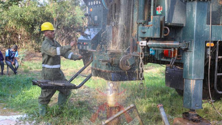 KENYA ARMY CORPS OF ENGINEERS REHABILITATES SCHOOL