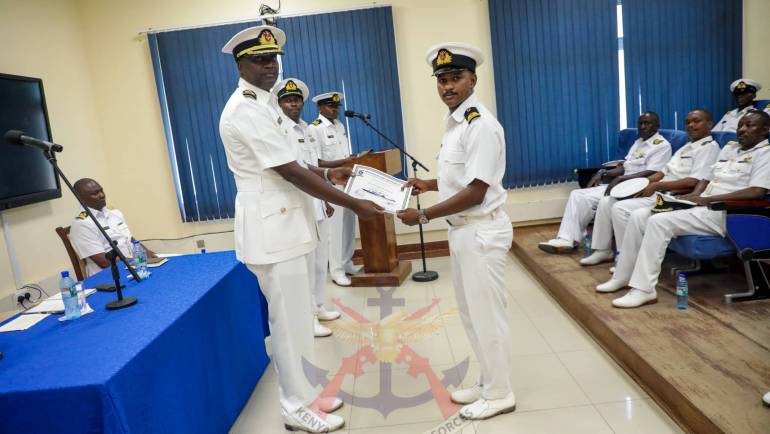 JUNIOR OFFICERS GRADUATE