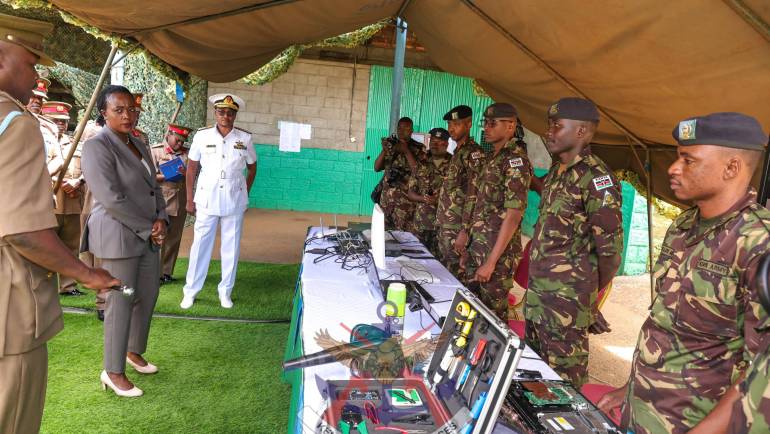 DEFENCE CABINET SECRETARY TOURS KAHAWA GARRISON